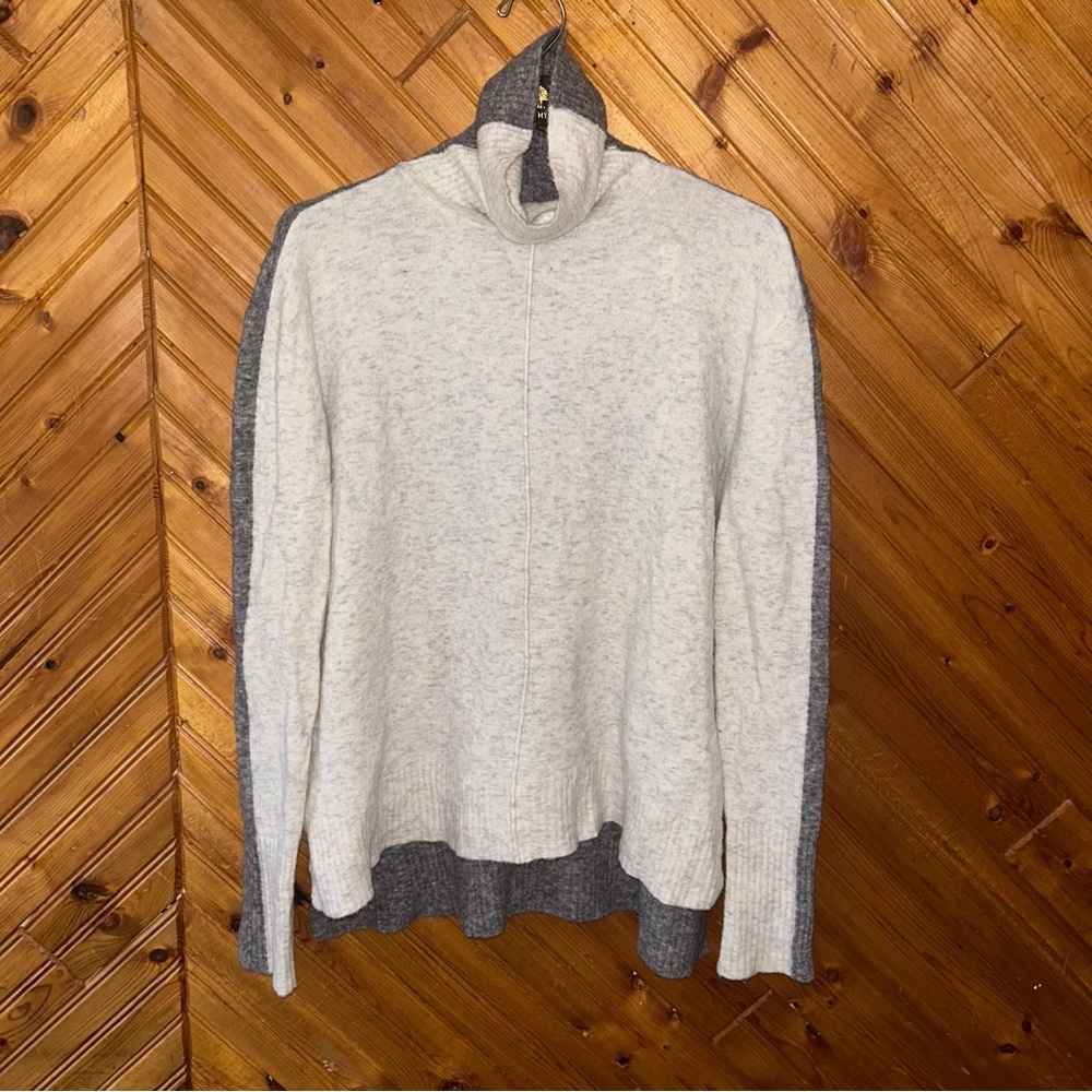 ATHLETA merino wool turtleneck grey sweater Medium